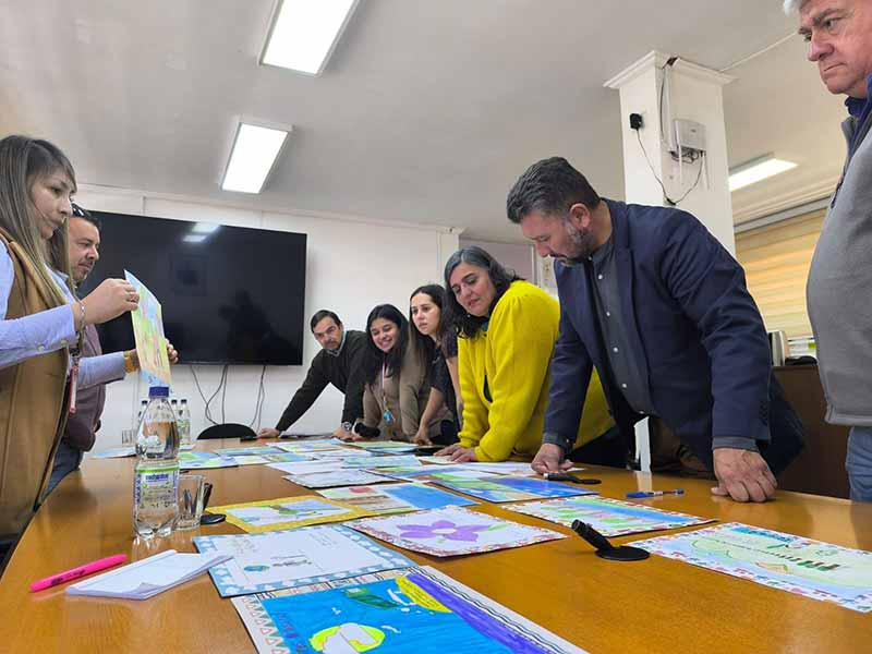 Niños de Codegua participan en concurso de dibujo sobre el cuidado de los canales de regadío