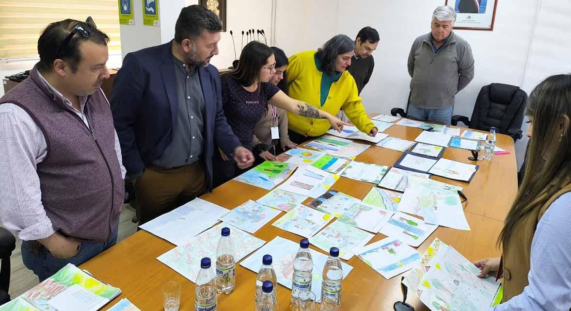Niños de Codegua participan en concurso de dibujo sobre el cuidado de los canales de regadío